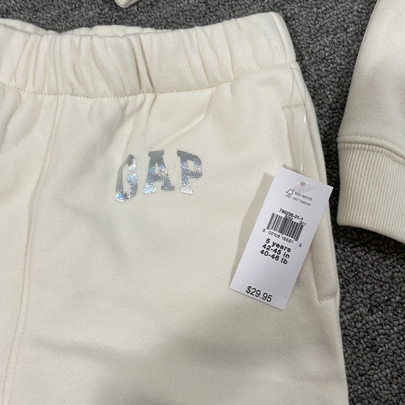 Baby gap zip up hoodie and sweatpants set size 5 years old - Picture 4 of 5